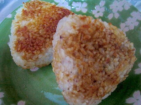 オーブンレンジで簡単!醤油の焼きおにぎり